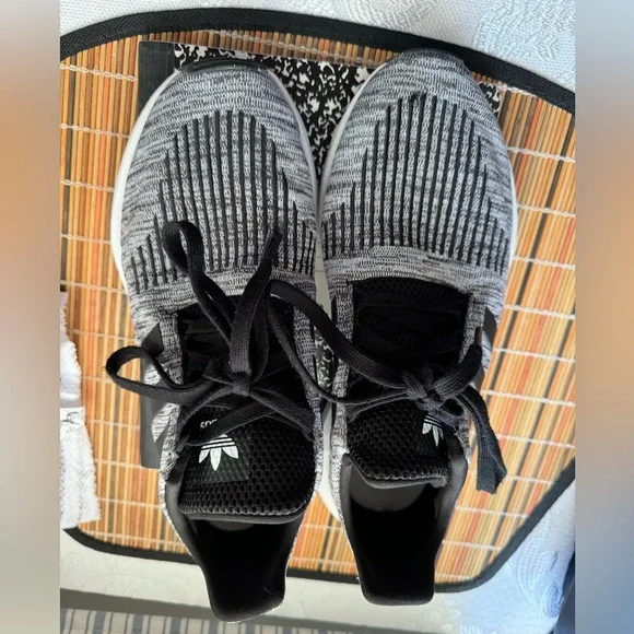 Adidas Swift Run size 6.5 men’s - Picture 2 of 6